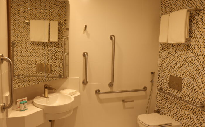 Banheiro adaptado Cora residencial Senior Premium suite